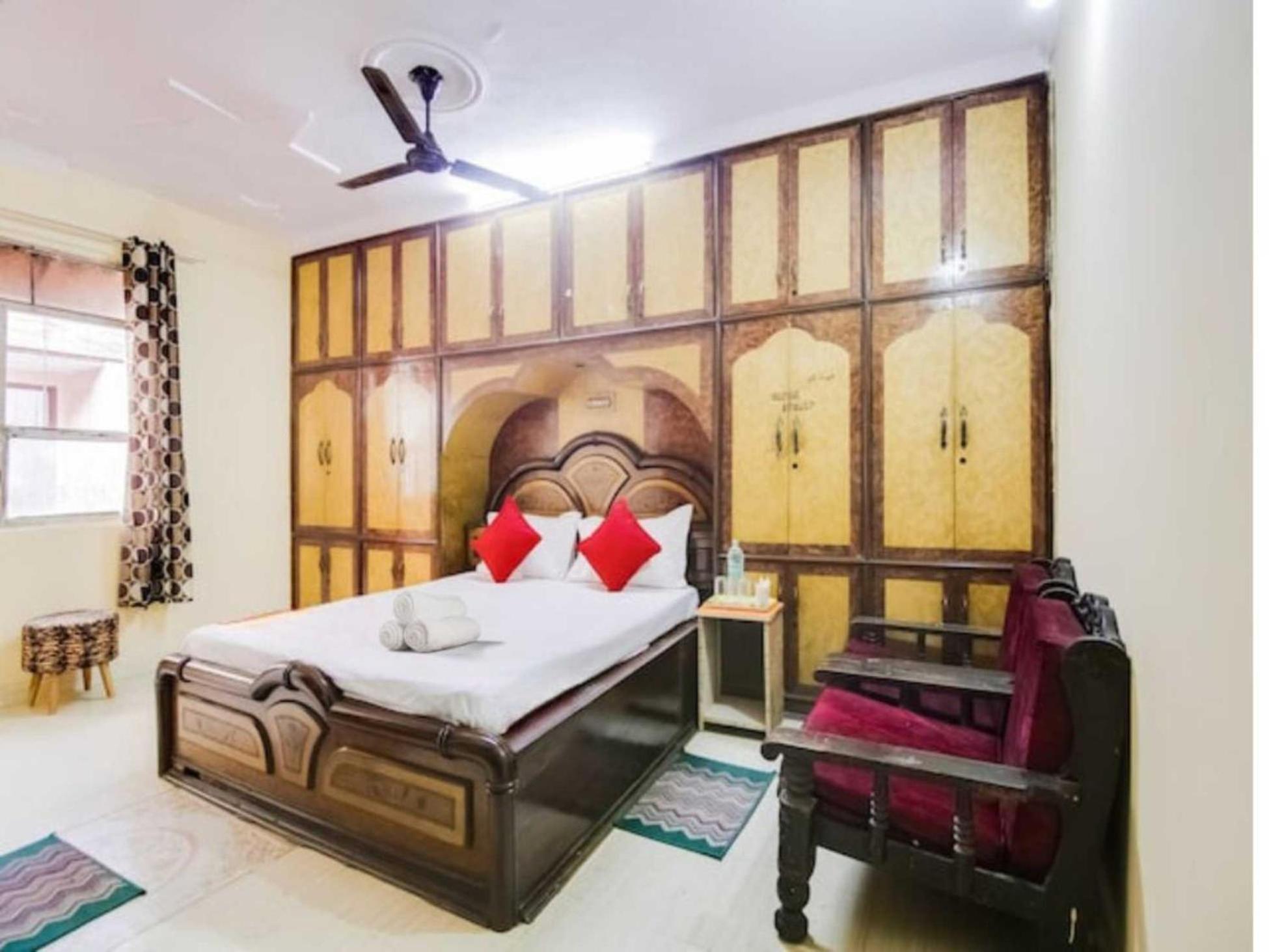 Hotel O Smart View New Delhi Buitenkant foto