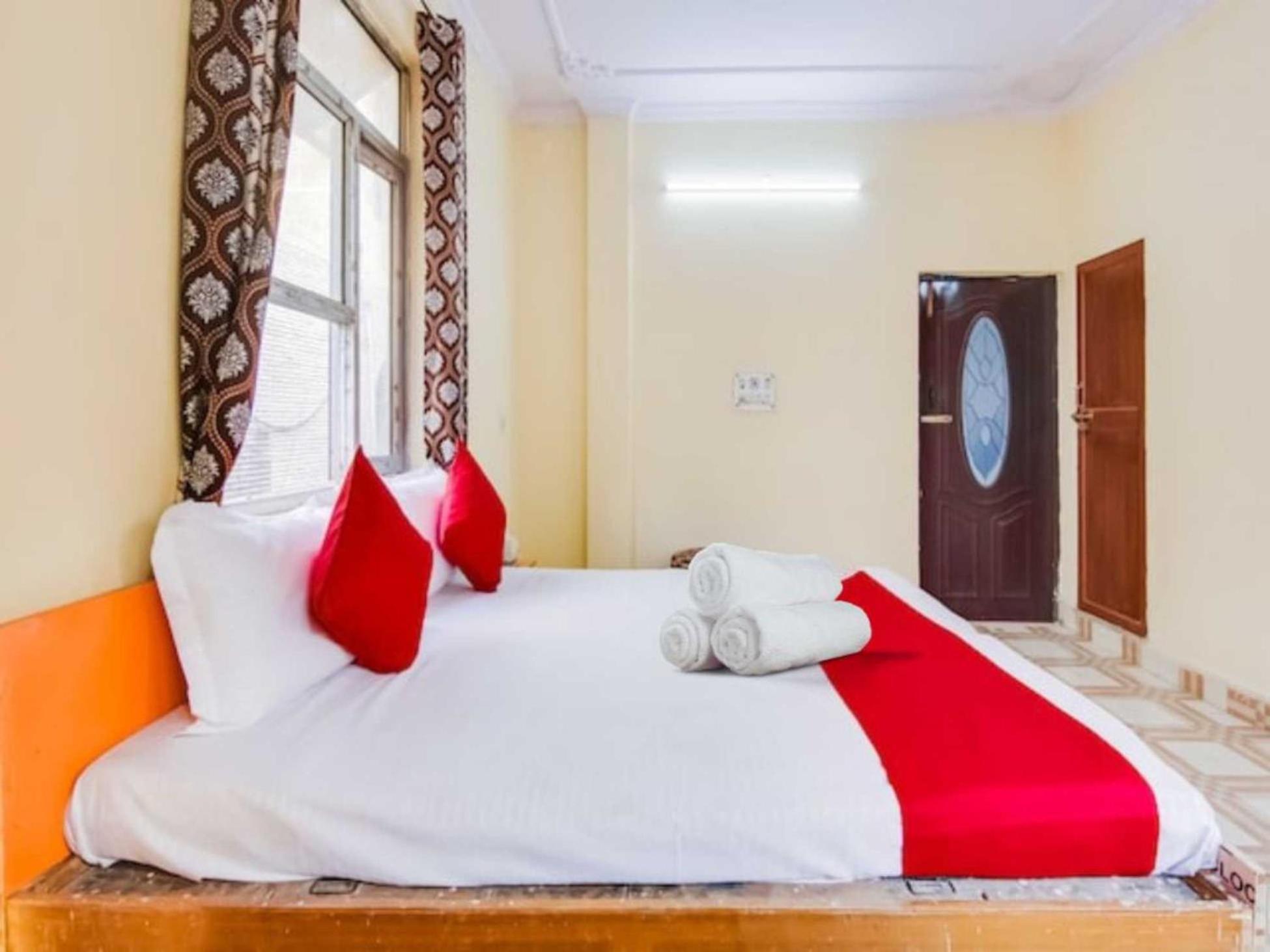 Hotel O Smart View New Delhi Buitenkant foto